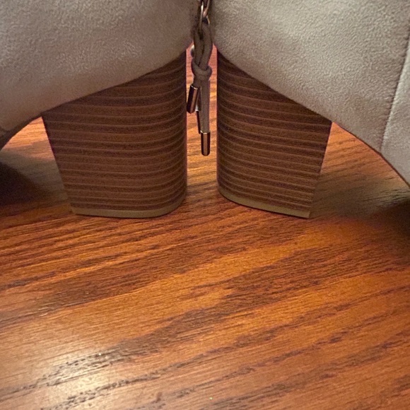 Journee Collection Women's Audrina Stacked Heel Dress Booties 8.5 / Retail $90 - Picture 6 of 9